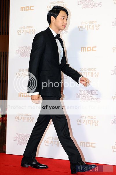 [30.12.12][Pics] Yoochun - MBC Drama Awards  2012123061867_2012123087581_zps31064259